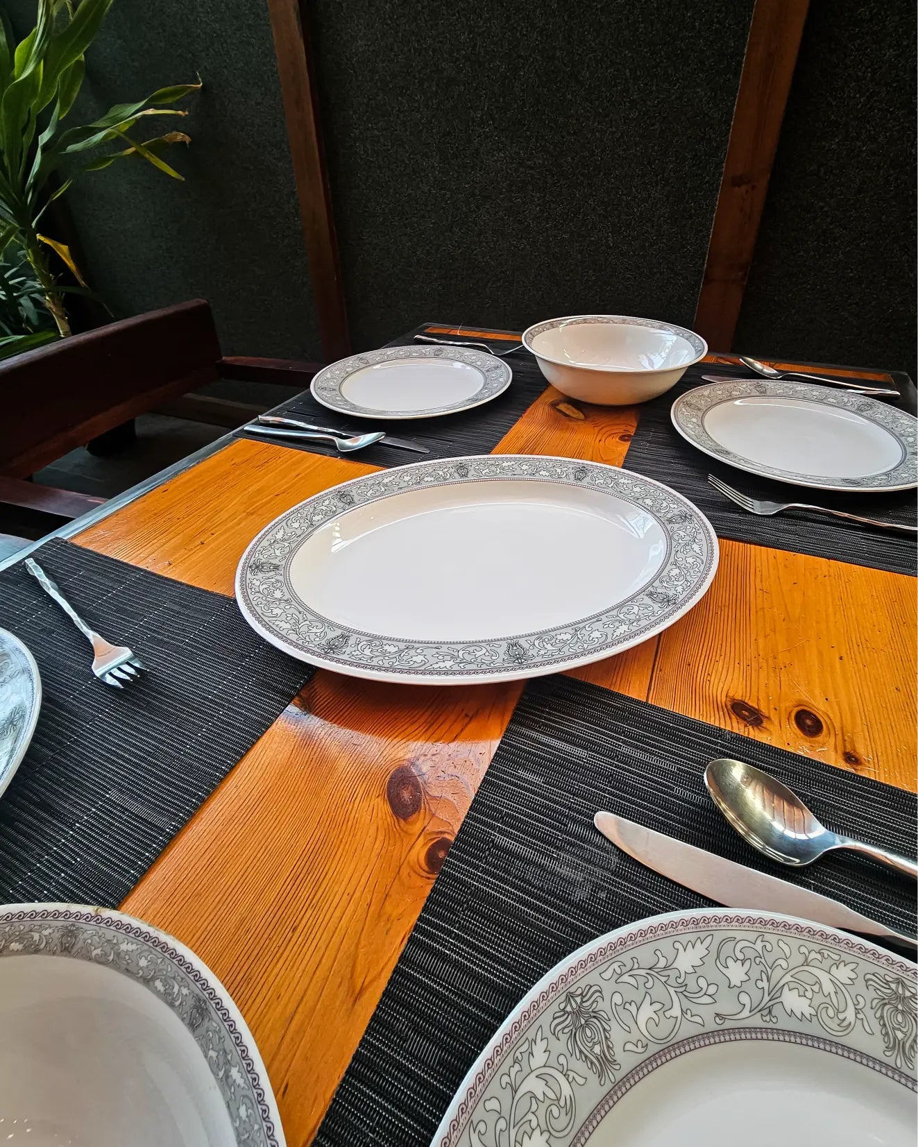 Ufaq Dinner Set